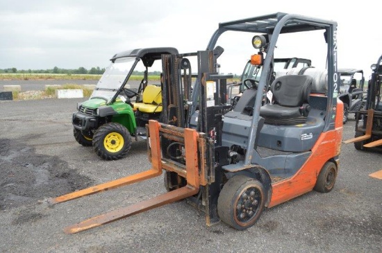 '10 Toyota 8FGCV25 forklift w/ 8,379 hrs, 48" forks, (selling w/ no tank)