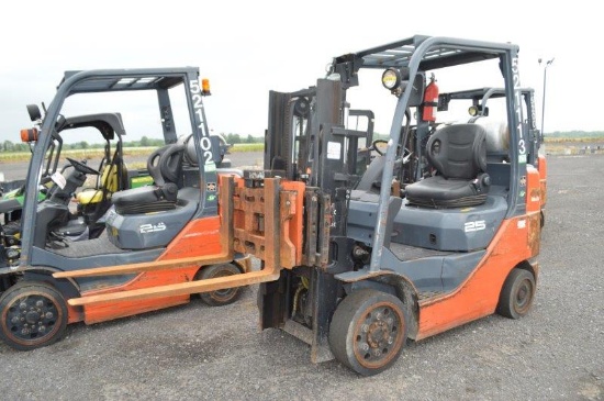 '10 Toyota 8FGCV25 forklift w/ 16,318 hrs, 48" forks, weight scales, (selling w/ no tank)