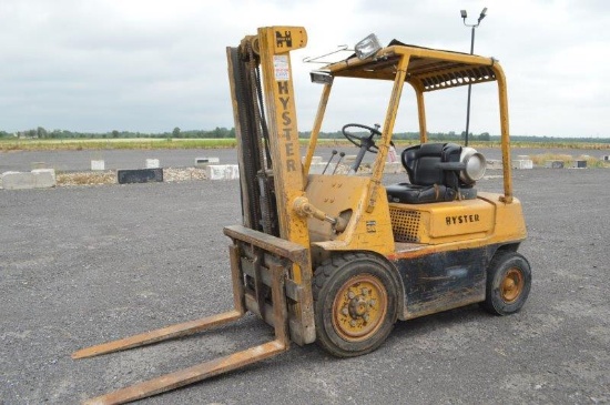 Hyster 50 5000 lb forklift, 7,744 hrs, 2 stage, side shift, propane fuel, 700X15 rough terrain rubbe