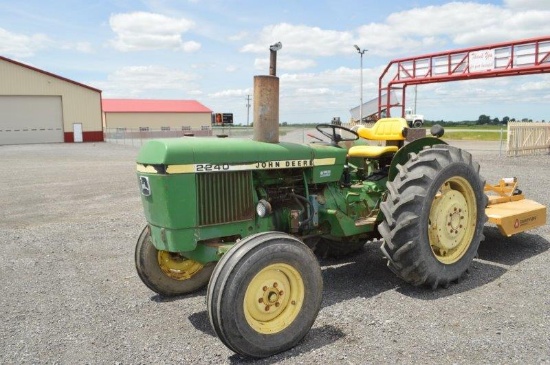 JD 2240 tractor w/ 6,297 hrs, open station, disel, 42 HP, 540 PTO, twin shift system, 13.6R28 rear t