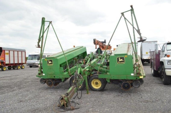JD 455 25' grain drill w/ new plates, pneumatic down pressure, row markers, 7.5'' & 15'' rows