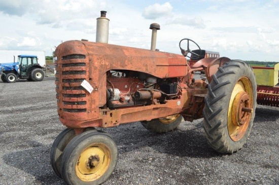 Massey Harris 44-6 gas tractor w/ 5sp, narrow front, 540pto