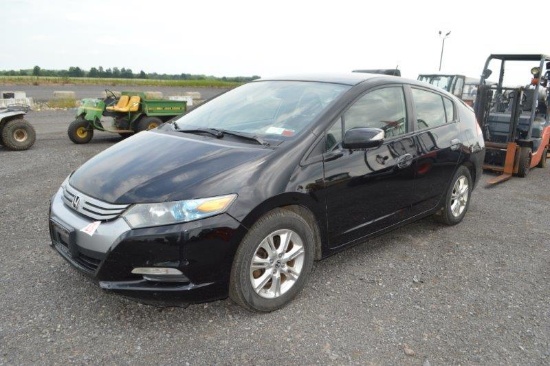 '10 Honda Insight w/ 233,100 mi, hybrid, vin# JHMZE2H70AS040752 (title & extra key)