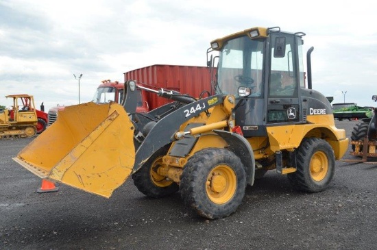 '14 JD 244J wheel loader w/ 5,674 hrs, quick att, w/ 6' material bucket,, 48'' Heavy duty forks, cab