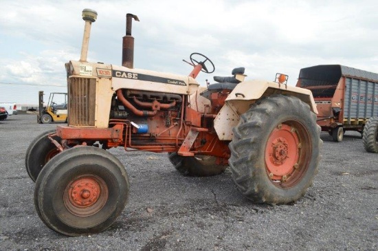 Case 1030 Comfort King tractor w/ 1,798 hrs, 4 speed, 540 pto, 3pt, dual remotes, 18.4-38 rear tires