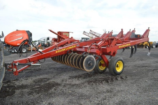 '08 Sunflower 4212 7 shank chisel plow w/ rock flex front disc