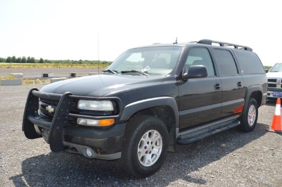 '04 Chevrolet Z11 1500 Suburban w/ 240,267 miles, leather seats, Bluetooth phone connection, sun roo