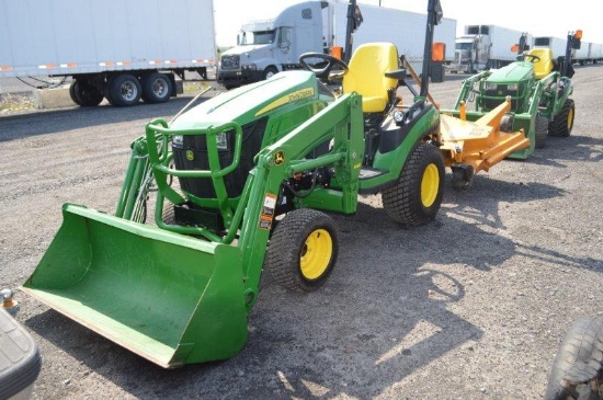 JD 1025R compact tractor w/ H120 loader w/ 48" material bucket, 63 hrs, hydro, 540 pto, 3pt, rops, 4