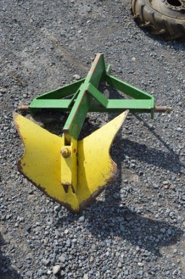 one bottom hilling plow