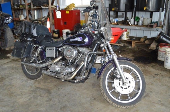 '94 Harley Davidson Dyna Glide motorcycle w/ manual "1 down & 5 up" trans, 20,823 miles, 2 cylinder