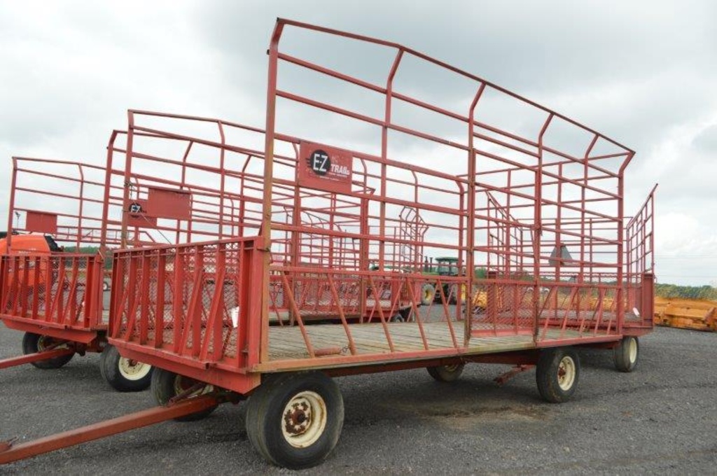 Ez Trail 9 X18 Steel Kicker Hay Wagon On 8 Ton Running Gear Farm Machinery Implements Farm Wagons Trailers Running Gear Online Auctions Proxibid