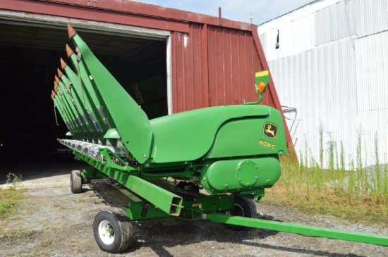 '14 JD 608C 8 row corn head w/ hydro deck plates, knife roll,owners manuel