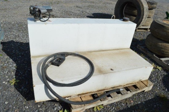 Truck fuel tank w/ pump