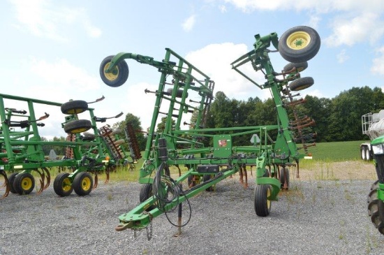JD 2200 soil management system 32' field finisher, knock-on teeth, leveling tines