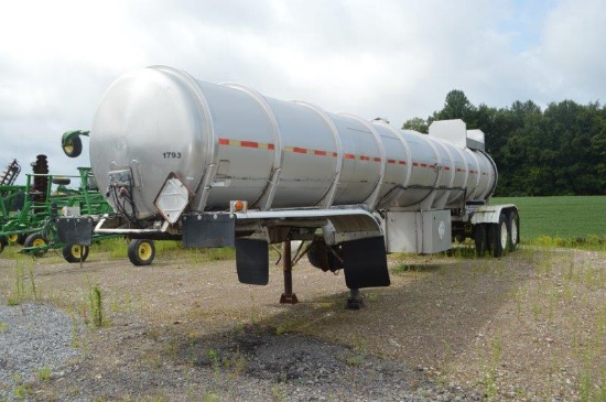 '79 Polar 40' stainless tanker trailer w/ 500 gal tank, sells w/ all pumps & duct work, vin# 4707