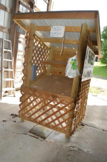 Small sweet corn stand