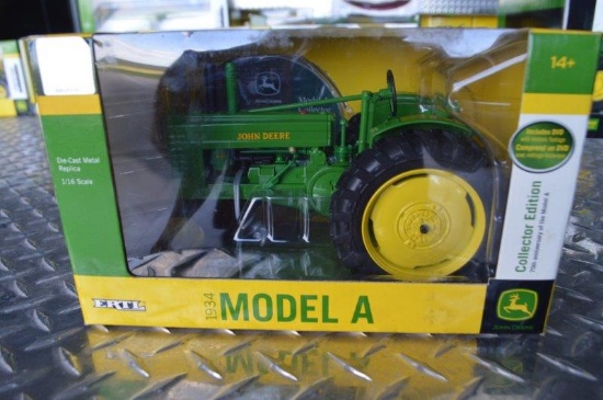 Collectors Edition 1934 Model A tractor, 1/16 scale, new in box