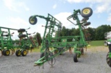 JD 2200 soil management system 32' field finisher, knock-on teeth, leveling tines