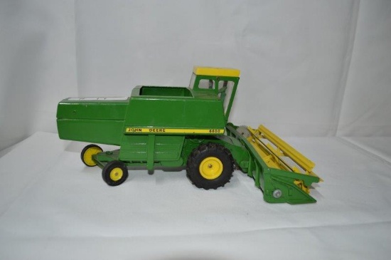 JD 6600 combine