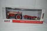 Prestige Collection Farmall 560 with 5 bottom plow, die-cast metal, new in box