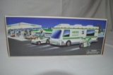 Hess Recreation Van w/ dune buggy & motorcycle, new in box