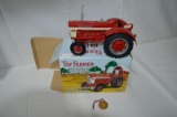 Toy Farmer IN 660 tractor, die-cast metal, 1/16 scale, new in box