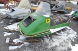 JD 400 snowmobile  (doesnt run)