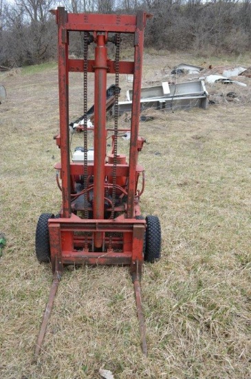 Small forklift w/ Honda 160''cc engine