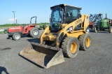 Cat 248B turbo skid loader w/ 2840 hrs, aux hyd w/ high flow, 72'' quick att material bucket, manual