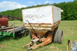 New Idea grain buggy w/ wooden sides