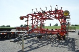 '19 Sunflower 5135 bi-fold 42' cultivator w/ leveling tines, knock on teeth, packer hitch, light pac