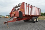 H&S HD twin auger forage wagon w/ 22' box, front unload, tandem axle, lights, 425/65R22.5 rubber