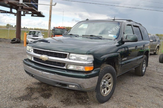 '03 Chevy Tahoe 7 seater w/ 139,000mi, 4wd, automatic, leather interior
