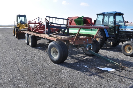 24' Bale wagon with Agri Master 1400 running gear , tanden axle 16.5L-lb.1 tires