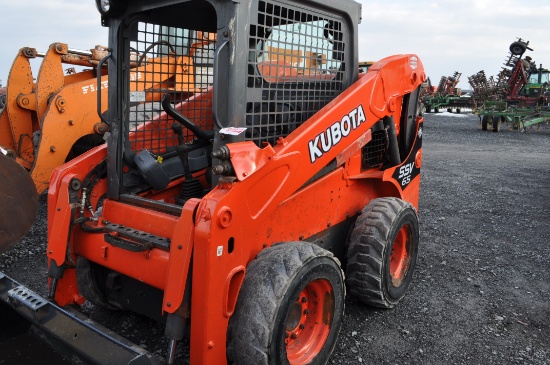 '16 Kubota SSV65 skid loader w/ 6435hrs, 2spd, hand & foot controls, aux hyd, manual quick att