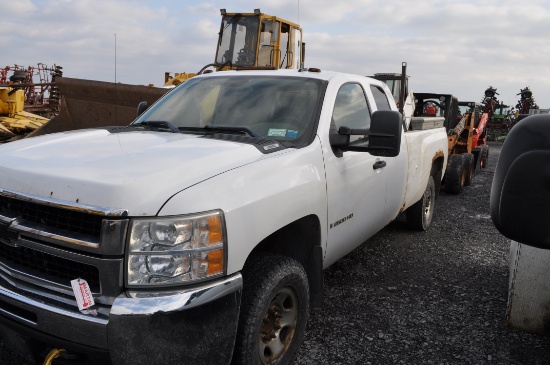 '07 2500 Chevy w/ 19,5375mi, 2wd, ext cab, 6.0L Vortec, 6spd, automatic, 3.73 rear, 9200# GVW, w/ Wa