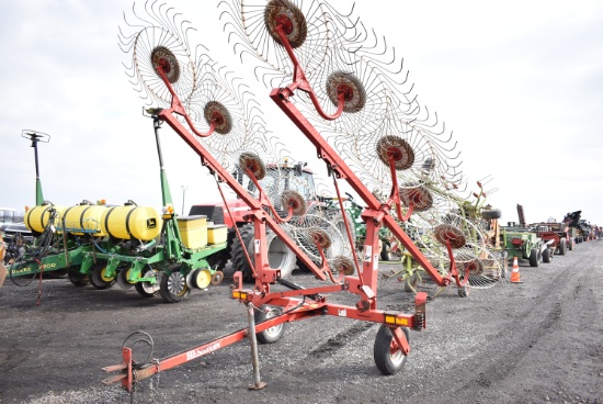 Hesston 12 wheel rake