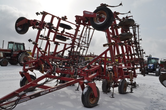 Will-rich Quad 5 33' drag, rear leveling tines