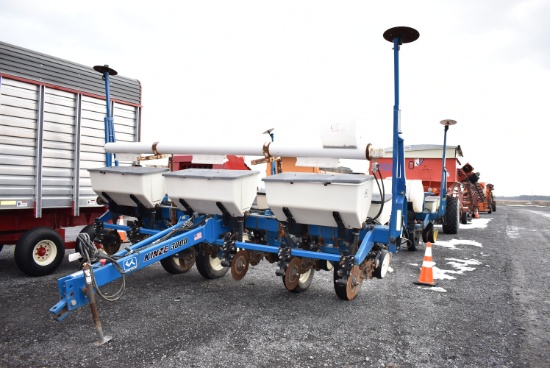 Kinze 3000 no-till 6 row planter w/ dry fert. w/ load auger, row cleaners w/ wavy disk openers, fing