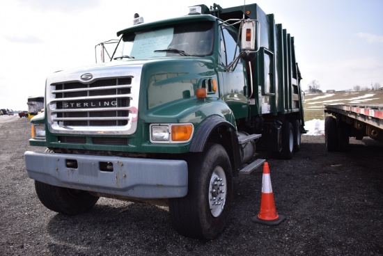 '06 Sterling L900 garbage truck w/ '13 25yd Pakmor body, Cat 350HP engine, automatic trans, VIN# 2FZ