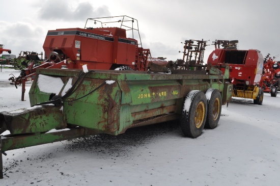 JD 680 manure spreader w/ tandem axle