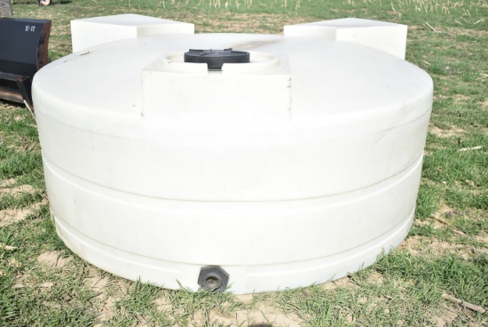 Poly water tank (aprox 750 gal)