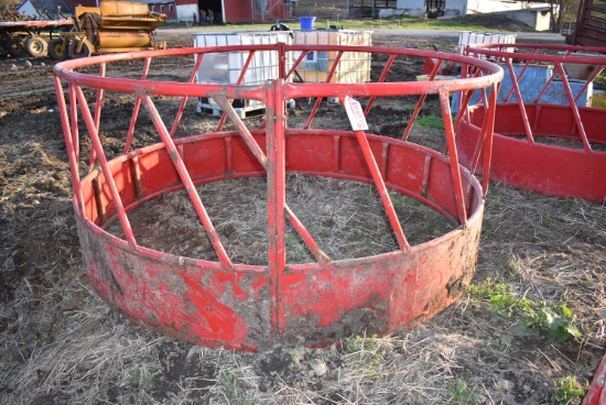 Round bale feeder