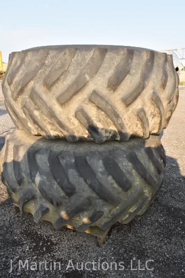 Set of 30.5L-32 tires w rims