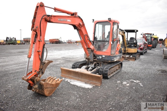 Kubota KX121-3 mini excavator