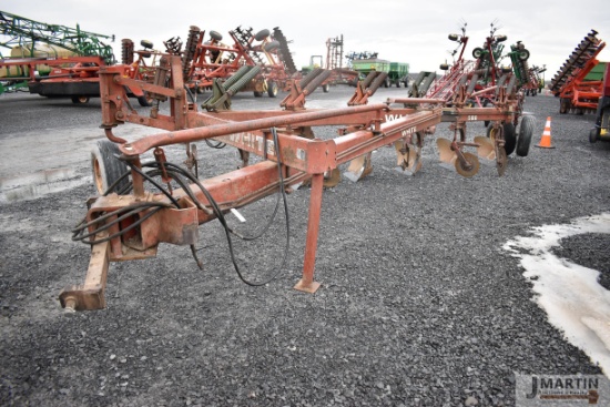 White 588 6 bottom on land plow, (new shin & shears)