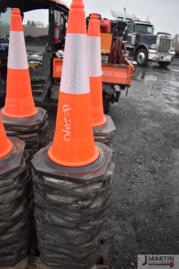 25 New traffic cones (x25)