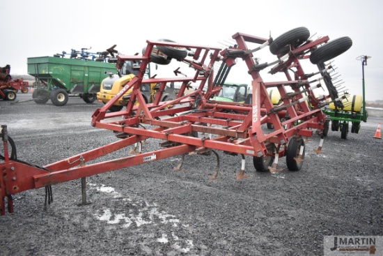 CIH 4600 24' field cultivator