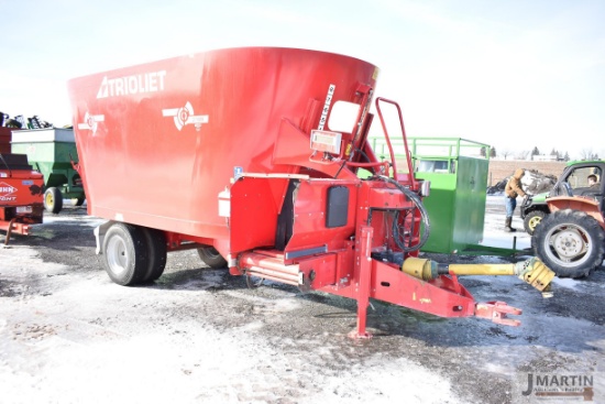 Triolet Solomix 2-1500 feed mixer