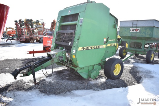 JD 456 Silage Special round baler
